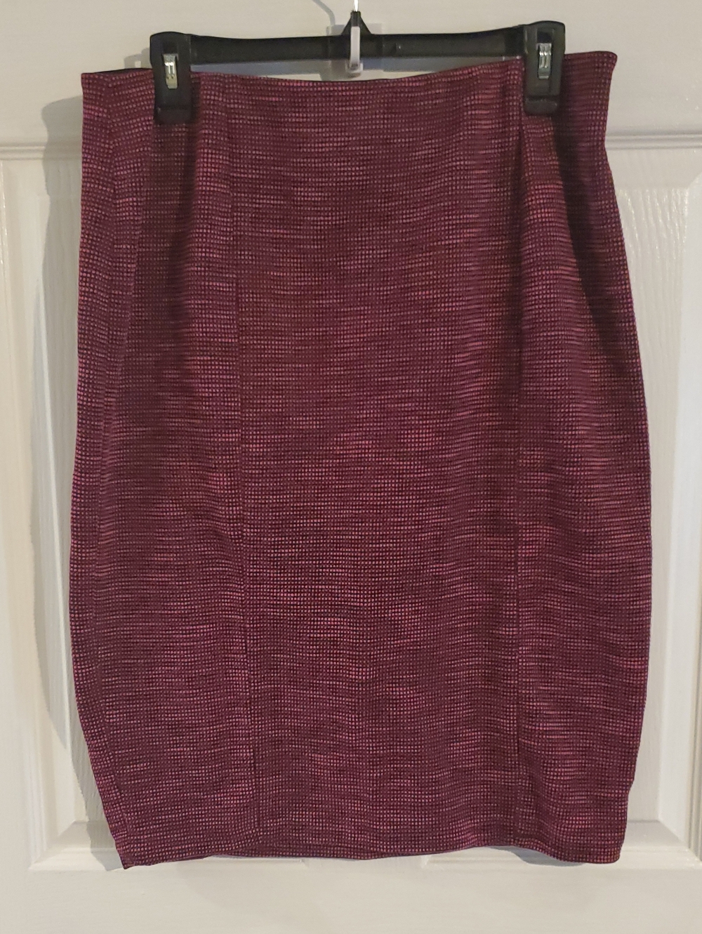 Elle Plum Textured Pencil Skirt
